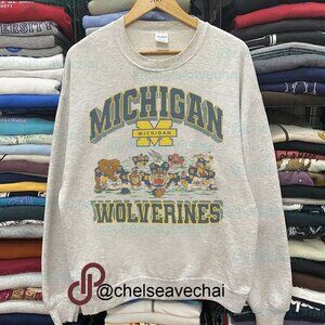 Vintage University of Michigan Wolverines Looney Tunes Sweatshirt NCAA Shirt Tee